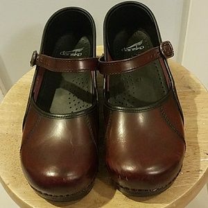 Dansko Mary Jane in wine color